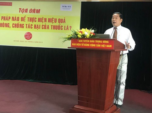 Bác sĩ Nguyễn Trọng An, Phó Giám đốc Trung tâm Nghiên cứu và Đào tạo Phát triển Cộng đồng, điều phối Liên minh NCDs-VN phân tích ảnh hưởng của CNTL đến các chính sách kiểm soát thuốc lá tại Việt Nam